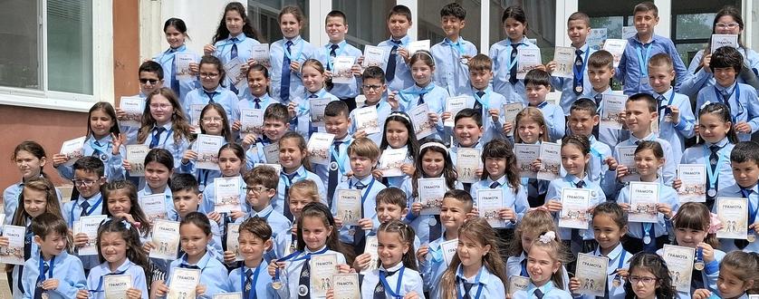 Знанието носи успех: 44 медала за учениците на СУ „Любен Каравелов“