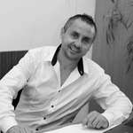 СУ „Любен Каравелов“ се прощава със своя колега Юлиян Жечев
