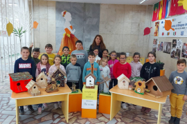 Къщички за птичките в двора