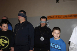 \\\"Играя и се забавлявам с татко (дядо, батко)\\\"