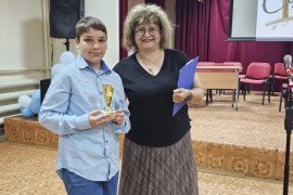 Награждаване на изявени ученици за изминалата учебна година