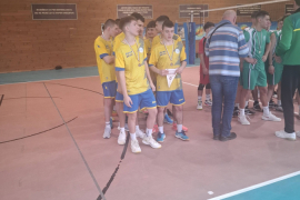 Отборът по волейбол (юноши XI–XII клас) на СУ „Любен Каравелов“ – град Добрич завоюва трето място в Общинските ученически игри.