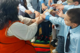 Вълнуващ великденски ден за първокласниците в читалището