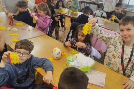 Вълнуващ великденски ден за първокласниците в читалището