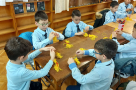 Вълнуващ великденски ден за първокласниците в читалището