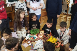 Вълнуващ великденски ден за първокласниците в читалището