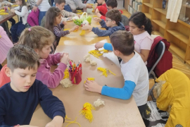 Вълнуващ великденски ден за първокласниците в читалището