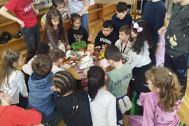 Вълнуващ великденски ден за първокласниците в читалището